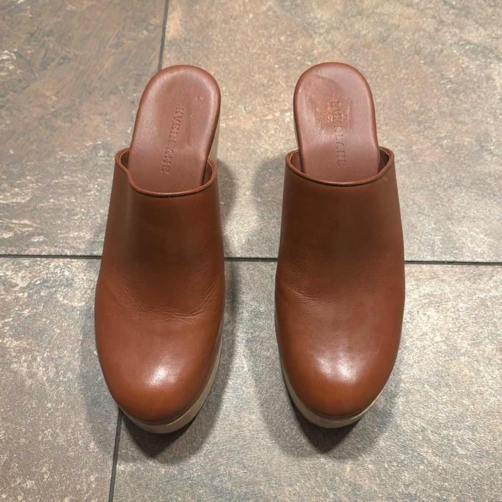 Everlane The Clog in Cognac Leather with Wood Wedge Platform - Size 7 EUC